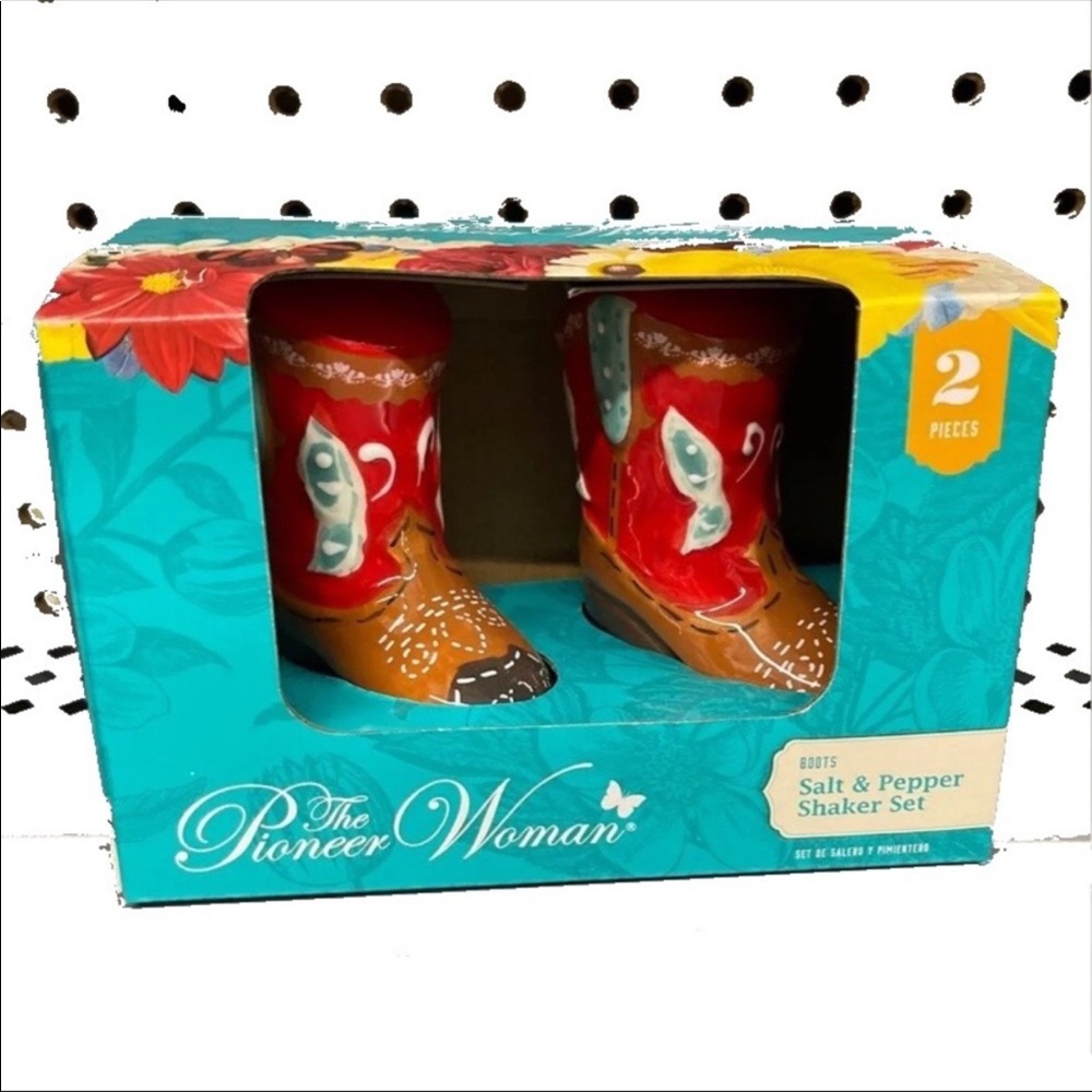 Pioneer women salt & pepper boots